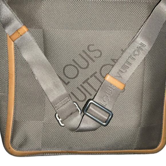 LOUIS VUITTON Damier Geant Compagnon Shoulder Crossbody Bag - Picture 11 of 16